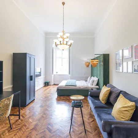 Mid Apartment *