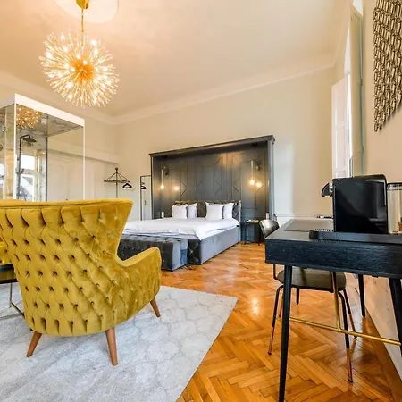 Mid * Κλουζ-Ναπόκα