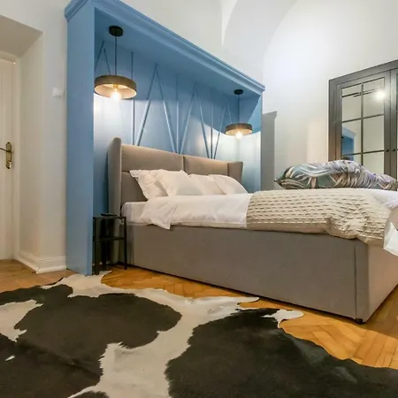 Mid * Κλουζ-Ναπόκα