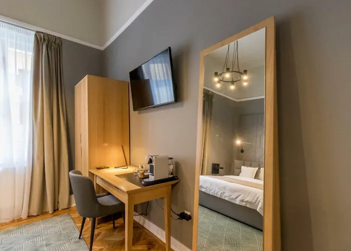 Mid Апартаменти *